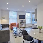 Host & - Two, Hudsons Yard House Apartment *