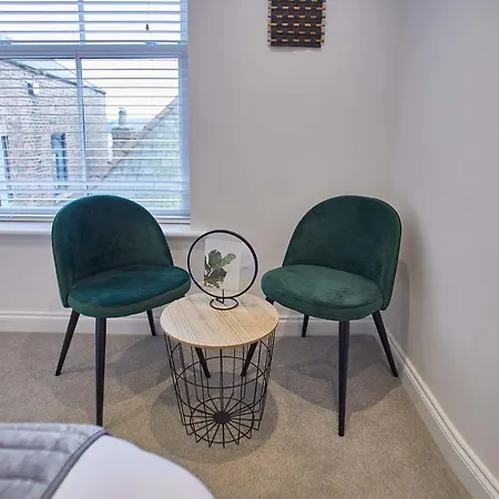 Host & - Two, Hudsons Yard House Appartement *