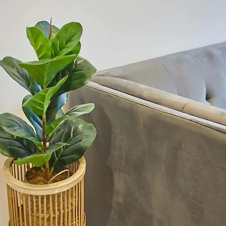 Host & - Two, Hudsons Yard House Appartement Whitby