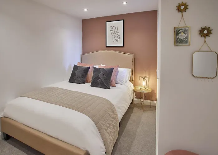 Host & - Two, Hudsons Yard House アパート