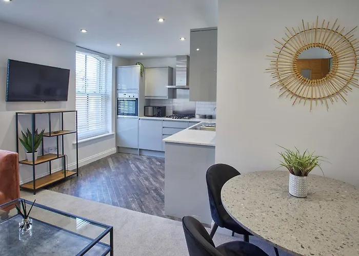 Host & - Two, Hudsons Yard House アパート